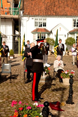 Saluting the statue